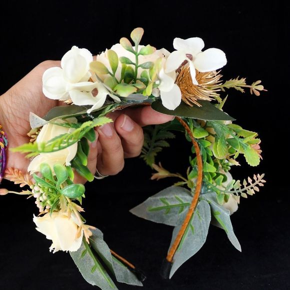 Handmade floral tiara wedding bridal headband - Picture 4 of 4